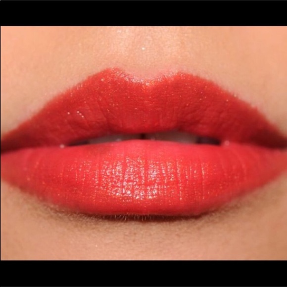 MAC COSMETICS CREMESHEEN LIPSTICK DOZEN CARNATIONS red - Picture 7 of 8